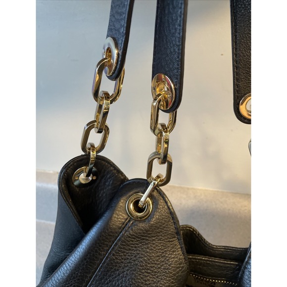 Michael Kors Relaxed Black Pebble Leather Chain Shoulder Bag – Metal Hardware - Picture 3 of 9